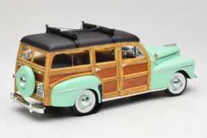 Ford Woody Panel Wagon Vert Menthe Road Signature 1:18 20028 Métal Moulé — image 3 sur 8