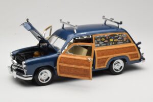 Ford Woody Station Wagon Bayview Blue Surf Shop Motor City 1:18 60002 Métal Moulé — image 2 sur 8