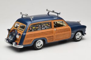 Ford Woody Station Wagon Bayview Blue Surf Shop Motor City 1:18 60002 Métal Moulé — image 3 sur 8