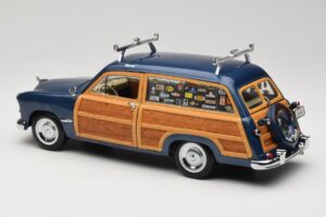 Ford Woody Station Wagon Bayview Blue Surf Shop Motor City 1:18 60002 Métal Moulé — image 7 sur 8