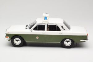 GAZ Volga GAZ-24 Police MCG 1:18 MCG18015 Métal Moulé — image 3 sur 6