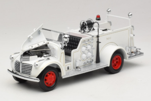 GMC Camion de Pompiers Blanc Road Signature 1:18 20068 Métal Moulé — image 2 sur 9