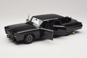 Chrysler Imperial Black Beauty Green Hornet TV Series AUTOart 1:18 71546 Métal Moulé — image 2 sur 8