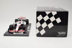 Haas VF-22 #20 K. Magnussen Bahrain GP 2022 Minichamps 1:18 117220120 Métal Moulé — image 6 sur 6