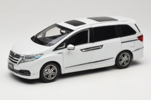Honda Elysion Blanc OEM 1:18 430056 Métal Moulé