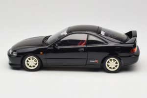 Honda Integra Type R DC2 Pre-Facelift Flamenco Black Pearl MotorHelix 1:18 M85203 Métal Moulé — image 4 sur 8
