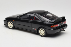 Honda Integra Type R DC2 Pre-Facelift Flamenco Black Pearl MotorHelix 1:18 M85203 Métal Moulé — image 7 sur 8