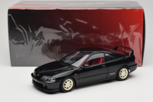 Honda Integra Type R DC2 Pre-Facelift Flamenco Black Pearl MotorHelix 1:18 M85203 Métal Moulé — image 8 sur 8