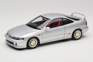 Honda Integra Type R DC2 Pre-Facelift Vogue Silver Metallic MotorHelix 1:18 M85202 Métal Moulé