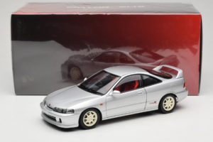 Honda Integra Type R DC2 Pre-Facelift Vogue Silver Metallic MotorHelix 1:18 M85202 Métal Moulé — image 8 sur 8