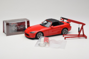 Honda S2000 AP2 Type S New Formula Red MotorHelix 1:18 M85112 Métal Moulé — image 2 sur 9