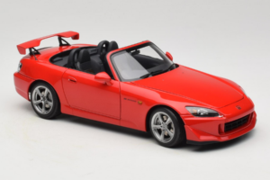 Honda S2000 AP2 Type S New Formula Red MotorHelix 1:18 M85112 Métal Moulé — image 7 sur 9