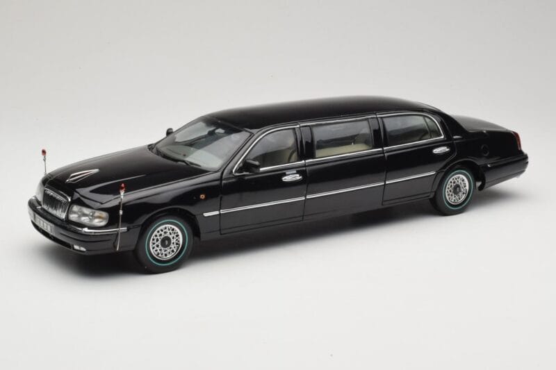 Hongqi Qijian CA7460 FAW 1:18 139940 Métal Moulé