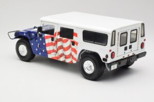 Hummer H1 AM General Gore-Lieberman Humvee America Exoto 1:18 1807 Métal Moulé — image 7 sur 8