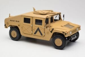 Hummer H1 AM General Military Police Exoto 1:18 01801 Métal Moulé — image 6 sur 8