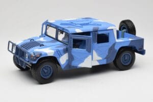 Hummer H1 Humvee Bleu & Blanc Motormax 1:18 73157 Métal Moulé — image 2 sur 8