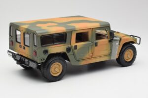 Hummer H1 Station Wagon Military Maisto 1:18 56049 Métal Moulé — image 3 sur 8