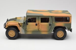 Hummer H1 Station Wagon Military Maisto 1:18 56049 Métal Moulé — image 4 sur 8