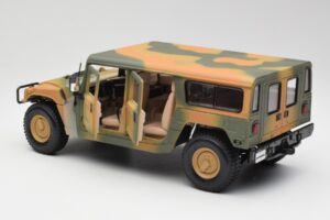 Hummer H1 Station Wagon Military Maisto 1:18 56049 Métal Moulé — image 5 sur 8