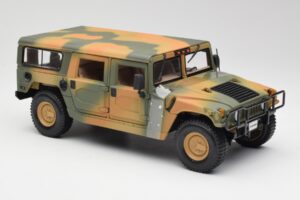 Hummer H1 Station Wagon Military Maisto 1:18 56049 Métal Moulé — image 6 sur 8
