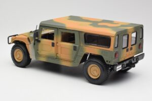 Hummer H1 Station Wagon Military Maisto 1:18 56049 Métal Moulé — image 7 sur 8