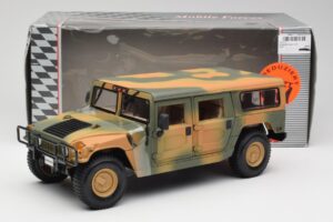 Hummer H1 Station Wagon Military Maisto 1:18 56049 Métal Moulé — image 8 sur 8