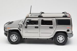 Hummer H2 Argent Maisto 1:18 7449569 Métal Moulé — image 4 sur 8
