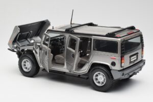 Hummer H2 Argent Maisto 1:18 7449569 Métal Moulé — image 5 sur 8