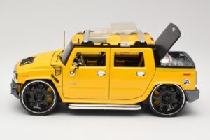 Hummer H2 SUT Concept Jaune Maisto 1:18 31067 Métal Moulé — image 4 sur 8