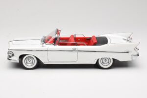 Imperial Crown Cabriolet Blanc Road Signature 1:18 20138 Métal Moulé — image 4 sur 8