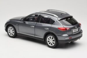 Infiniti EX25 J50 Grey Metallic Paudi 1:18 81L0049 Métal Moulé — image 7 sur 8
