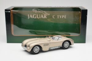 Jaguar C-Type Bronze AUTOart 1:18 73502 Métal Moulé — image 8 sur 8