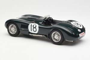 Jaguar C-Type #18 T. Rolt / D. Hamilton 24 Hours of Le Mans Winner 1953 CMC 1:18 M-195 Métal Moulé — image 5 sur 6