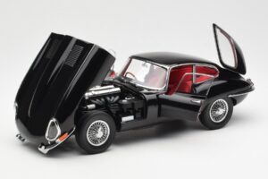 Jaguar E-Type 3.8 Series 1 Noir Kyosho 1:18 08954BK Métal Moulé — image 2 sur 8
