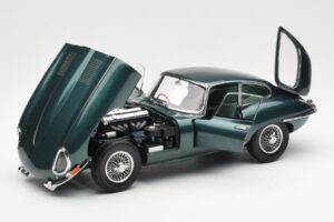 Jaguar E-Type 3.8 Series 1 Vert Foncé Kyosho 1:18 08954DG Métal Moulé — image 2 sur 8