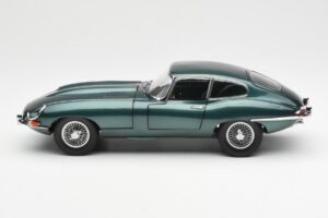 Jaguar E-Type 3.8 Series 1 Vert Foncé Kyosho 1:18 08954DG Métal Moulé — image 4 sur 8