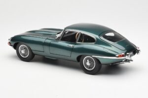 Jaguar E-Type 3.8 Series 1 Vert Foncé Kyosho 1:18 08954DG Métal Moulé — image 7 sur 8