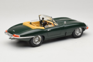 Jaguar E-Type Cabriolet Vert Bburago 1:18 3026 Métal Moulé — image 3 sur 8
