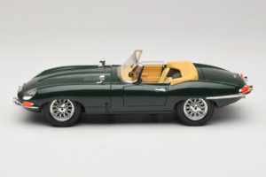 Jaguar E-Type Cabriolet Vert Bburago 1:18 3026 Métal Moulé — image 4 sur 8