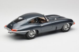 Jaguar E-Type Series 1 Vert Bburago 1:18 3018-M1 Métal Moulé — image 5 sur 8