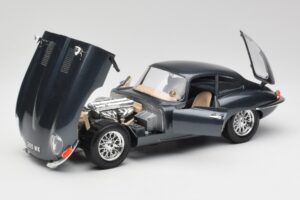 Jaguar E-Type Series 1 Vert Bburago 1:18 3018-M1 Métal Moulé — image 8 sur 8