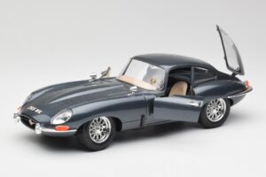 Jaguar E-Type Gris Bburago 1:18 30018 Métal Moulé — image 2 sur 8