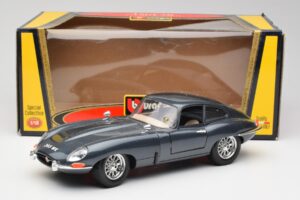 Jaguar E-Type Gris Bburago 1:18 30018 Métal Moulé — image 8 sur 8