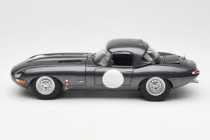 Jaguar E-Type Series 1 Coupe Lightweight Gris Foncé AUTOart 1:18 73647 Métal Moulé — image 4 sur 8
