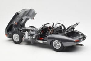Jaguar E-Type Series 1 Coupe Lightweight Gris Foncé AUTOart 1:18 73647 Métal Moulé — image 5 sur 8