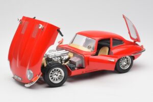 Jaguar E-Type Rouge Bburago 1:18 3018 Métal Moulé — image 2 sur 8