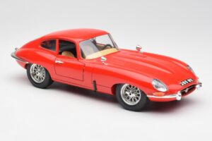 Jaguar E-Type Rouge Bburago 1:18 3018 Métal Moulé — image 6 sur 8