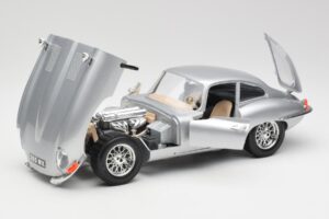 Jaguar E-Type Series 1 Argent Bburago 1:18 3018-M2 Métal Moulé — image 2 sur 8