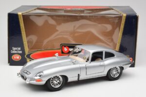 Jaguar E-Type Series 1 Argent Bburago 1:18 3018-M2 Métal Moulé — image 8 sur 8