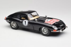 Jaguar E-Type Series 1 #1 British Racing Green Bburago 1:18 3018-M3 Métal Moulé — image 6 sur 8